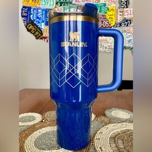 NWOT VERY RARE  Stanley 40 oz. Quencher H2.0 flow state Nightfall Gloss Deco